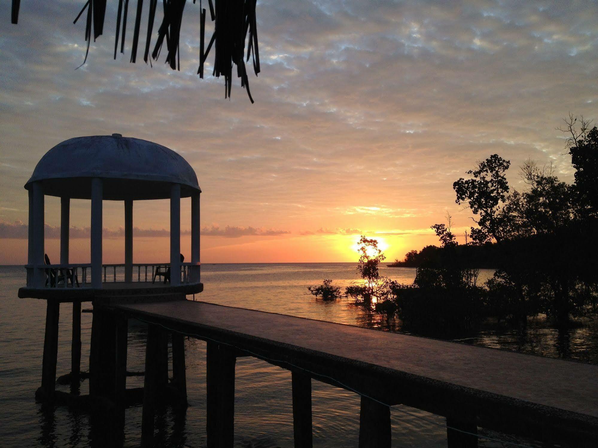 Thalassa Dive & Wellbeing Resort Manado Kültér fotó